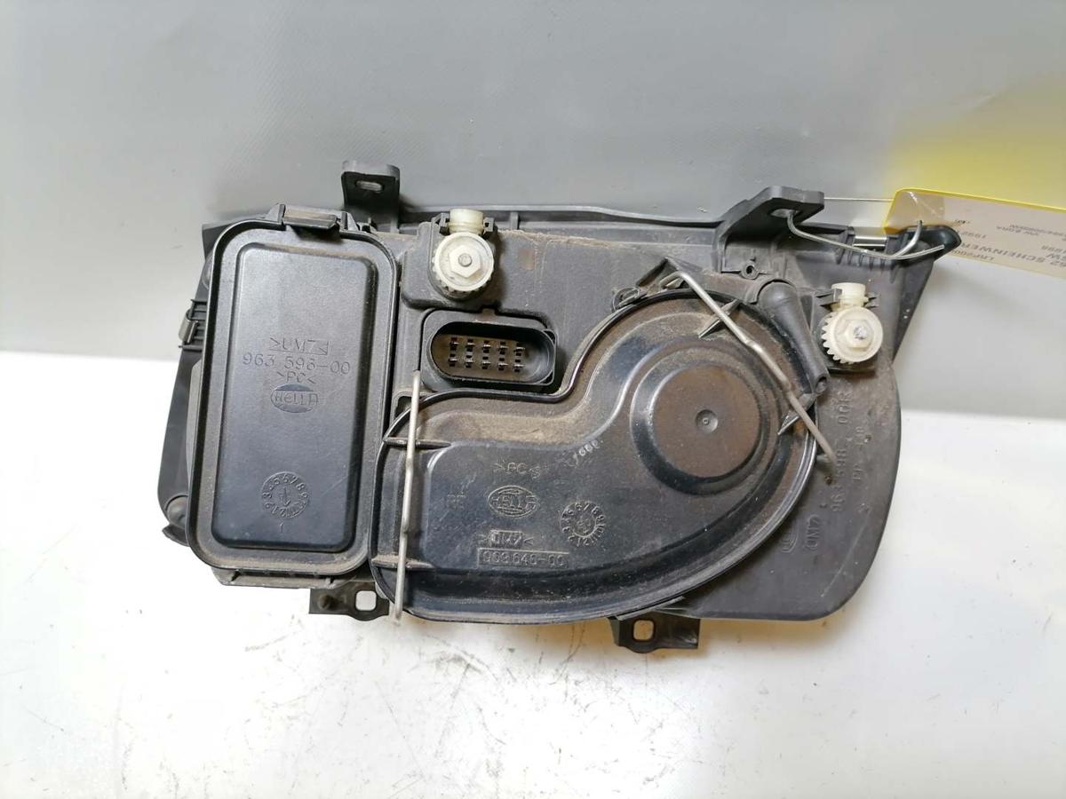 VW Bora original Scheinwerfer vorn rechts Halogen Bj.1998